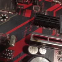 foto en detalle mother.webp